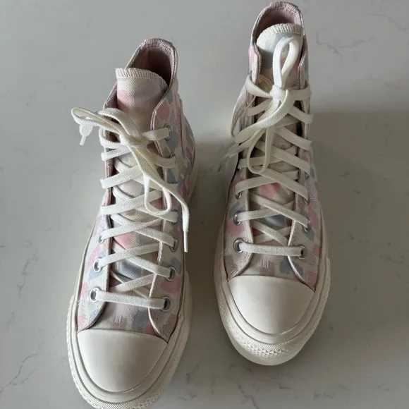NIB Converse Chuck Taylor All Star Lift printed Sneakers in Artic Size: 6